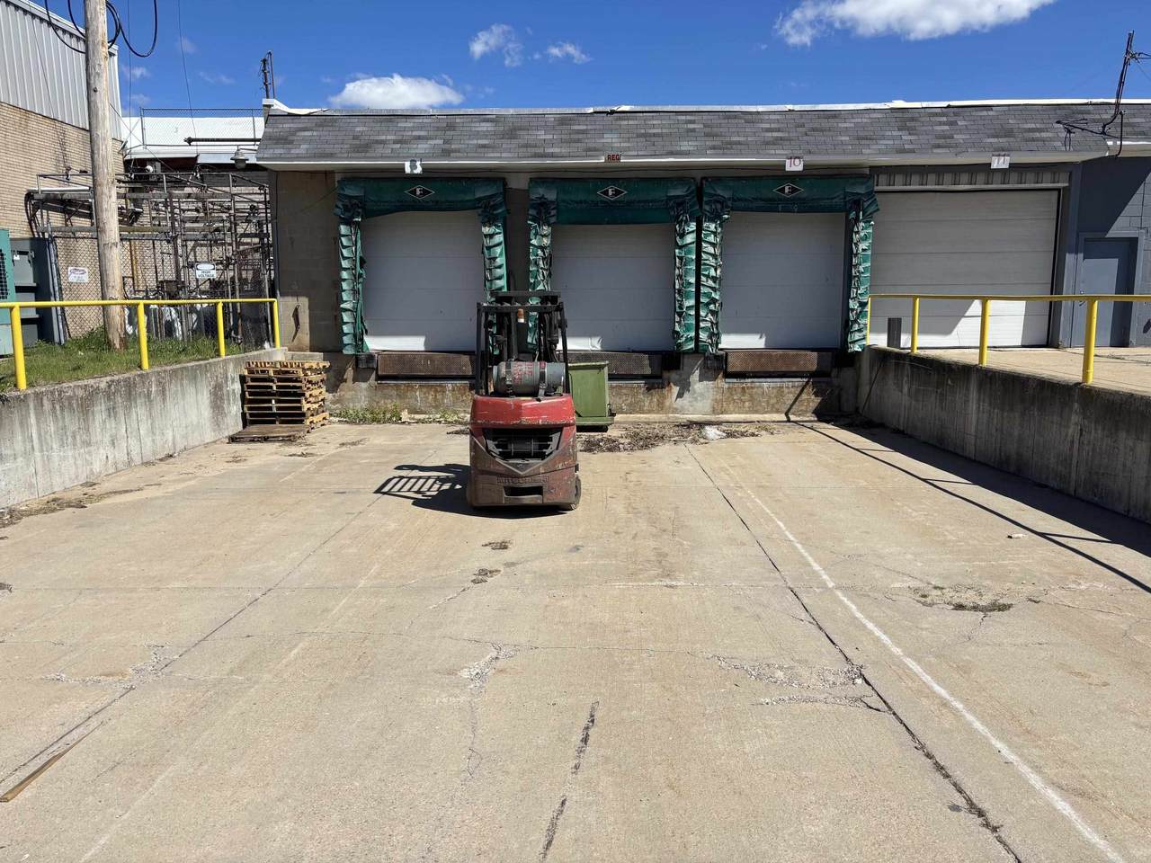 711 Pickard - Photo 1