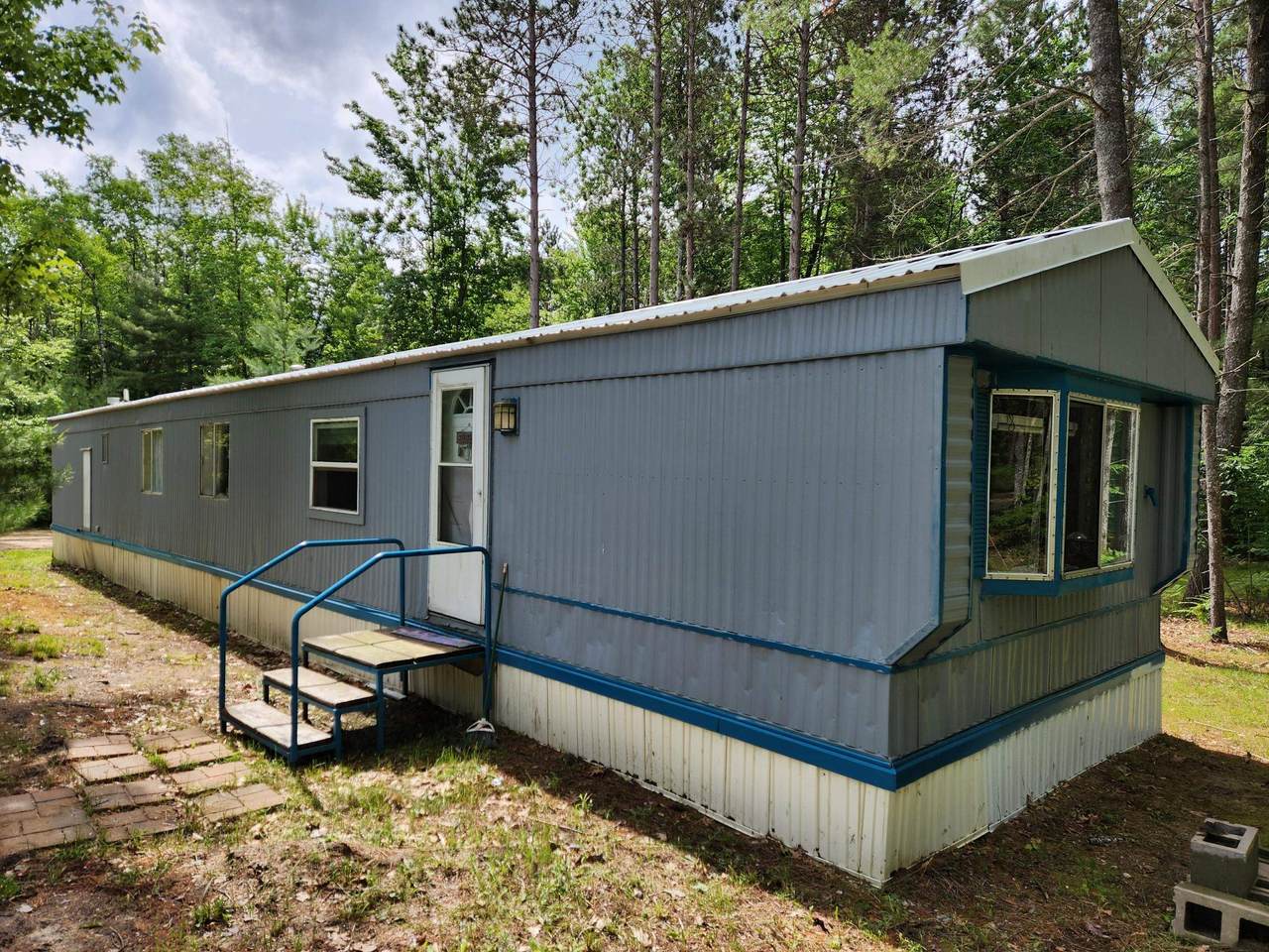 5446 Blue Lake Road, Ne - Photo 1