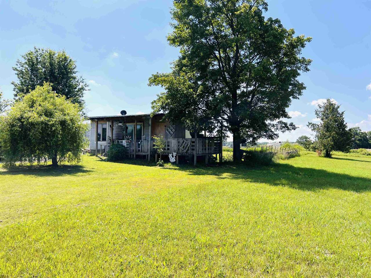 111 Eastland - Photo 1