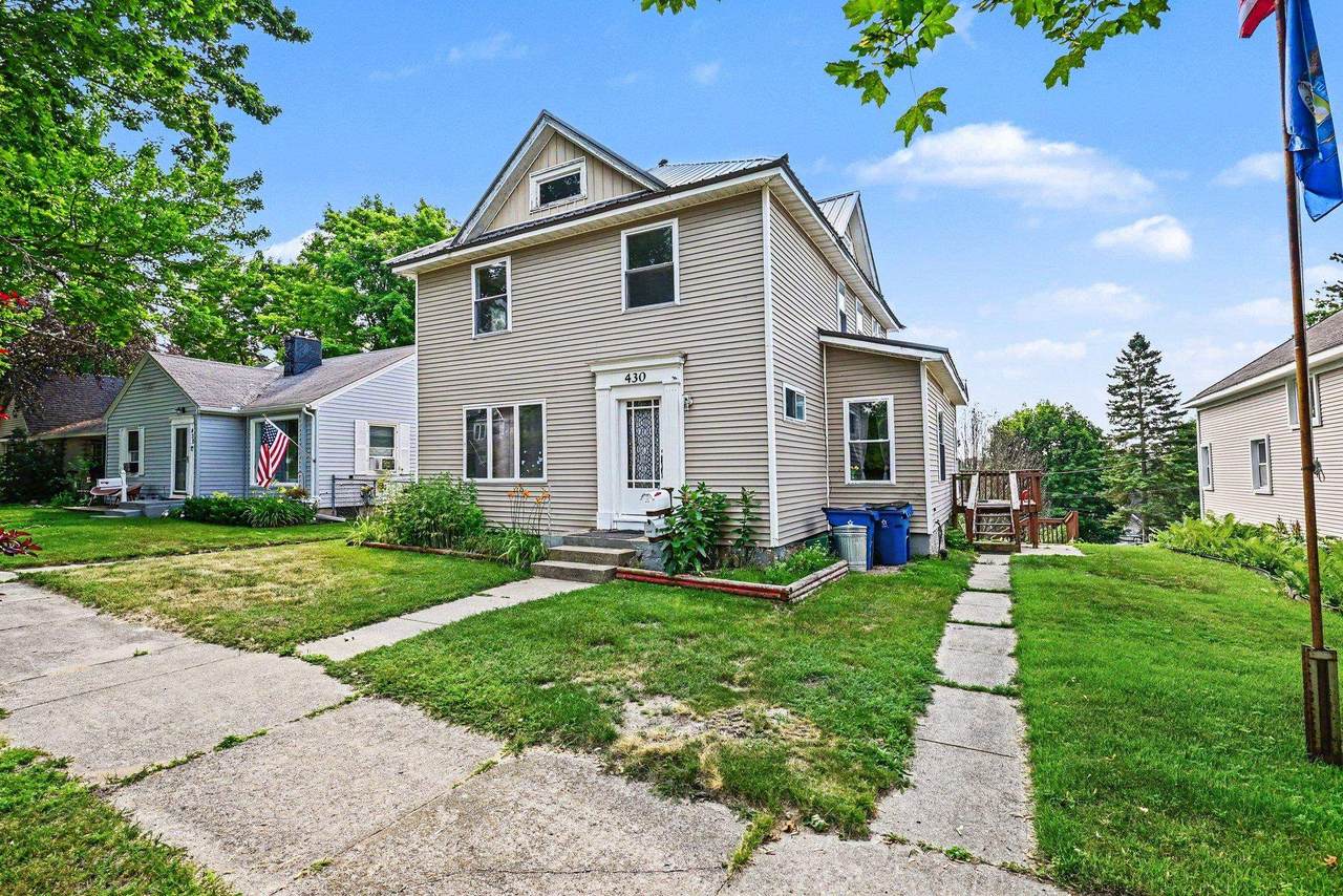 430 Bremer - Photo 1