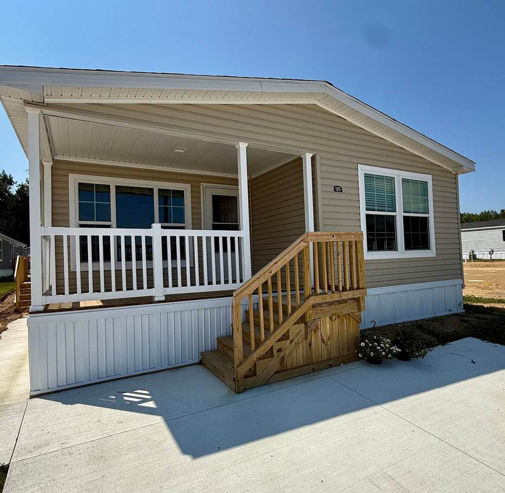 1211 Wellington - Photo 1