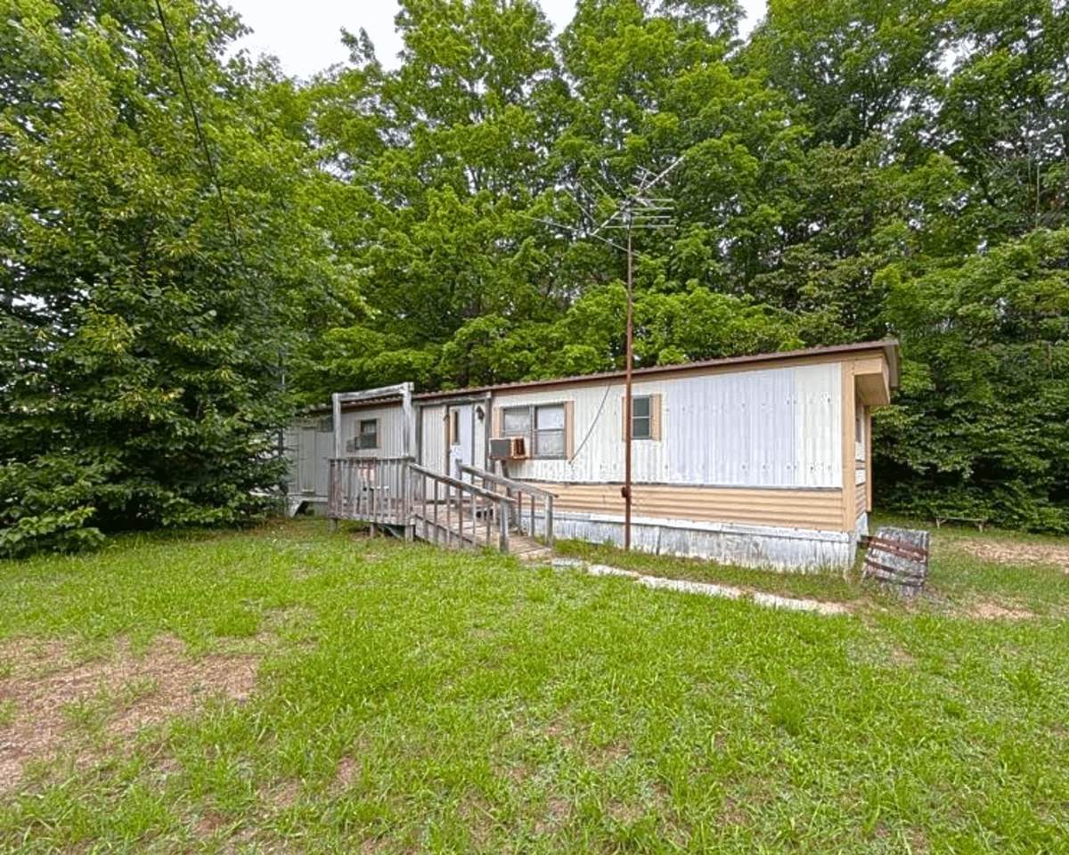 7149 Us-131 - Photo 1