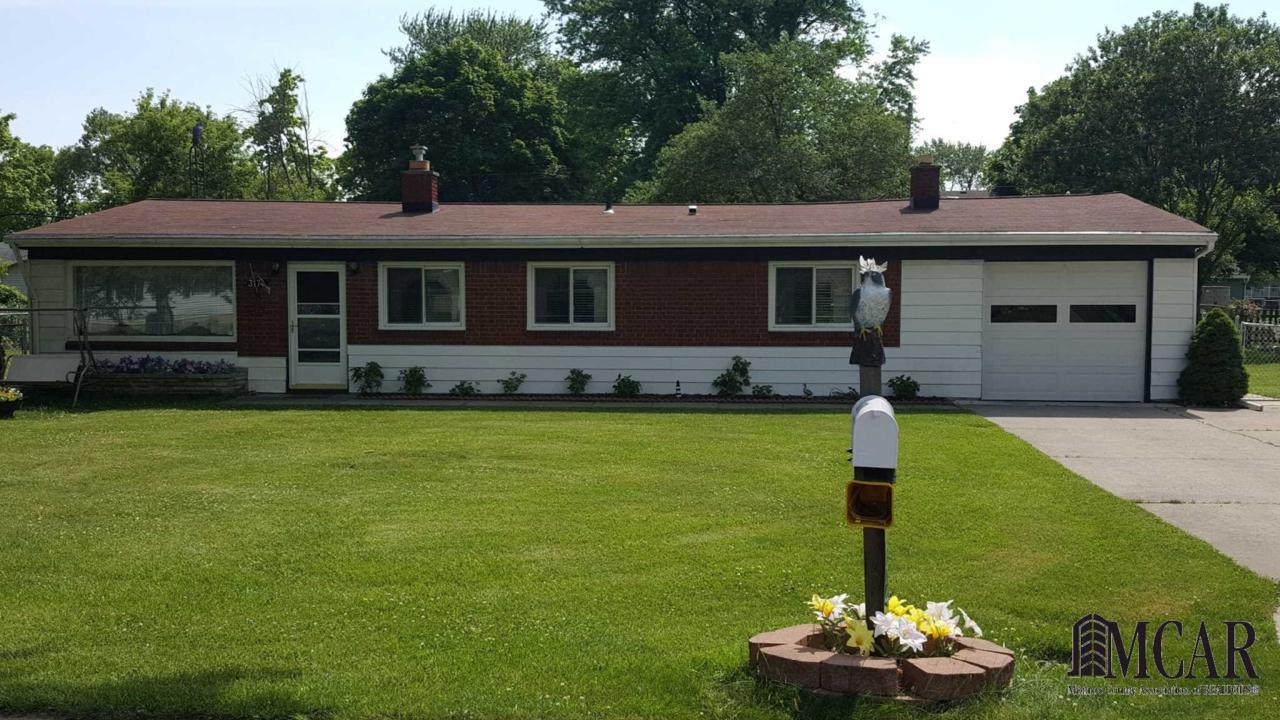 3174 Grove Dr - Photo 1