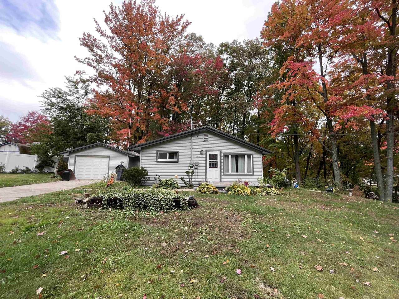 3178 Lakeview - Photo 1