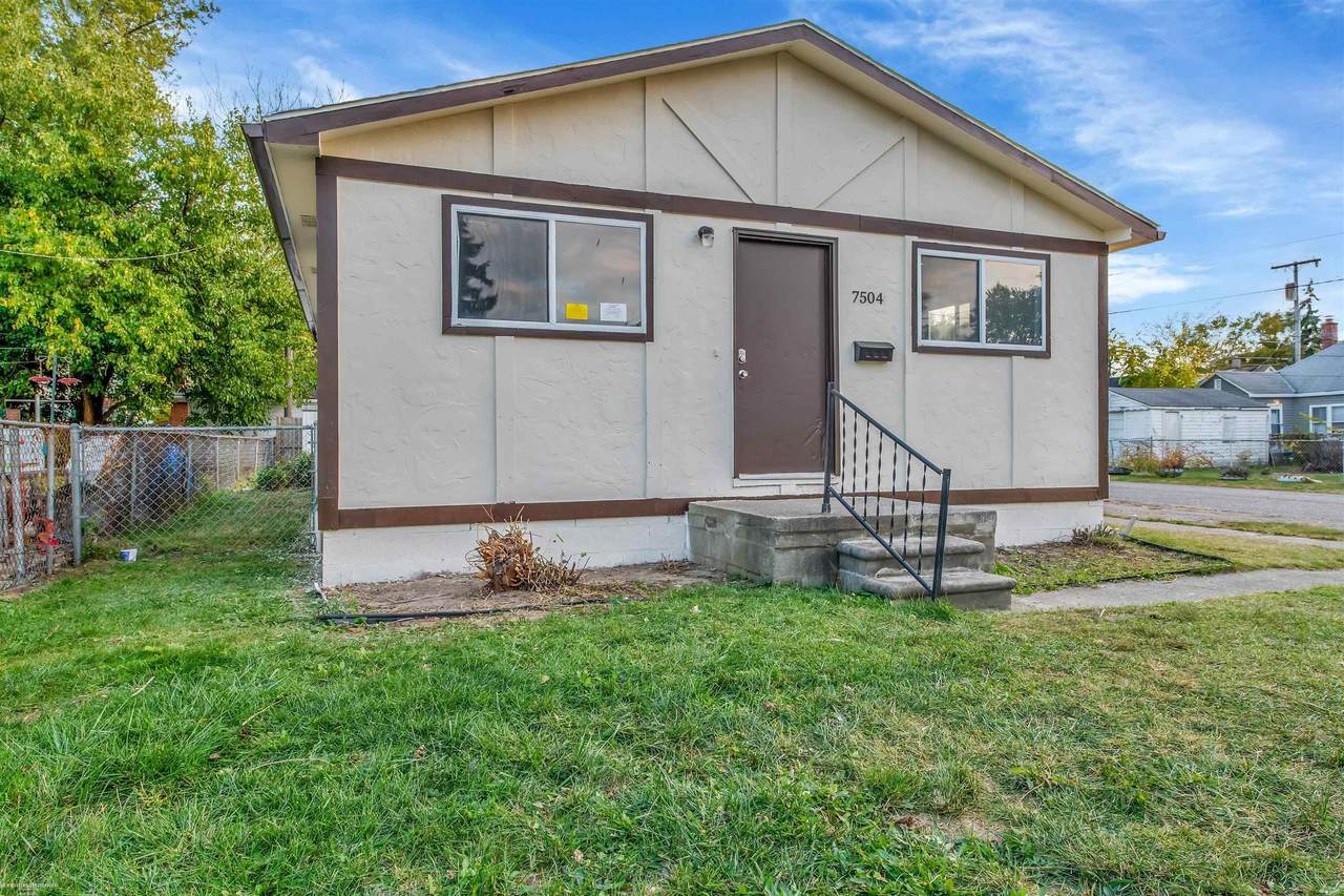7504 Lozier Ave - Photo 1
