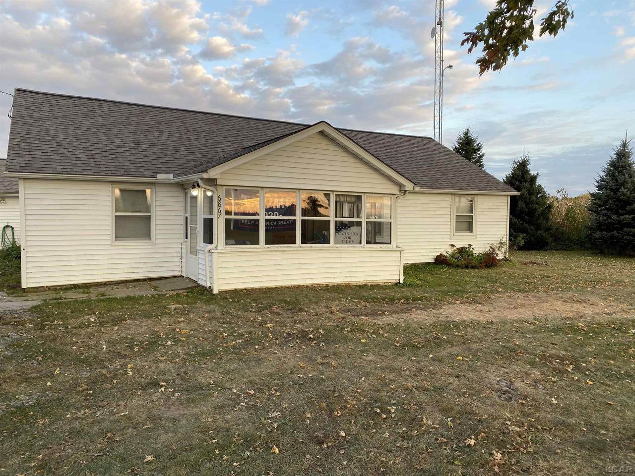 6867 Scott - Photo 1