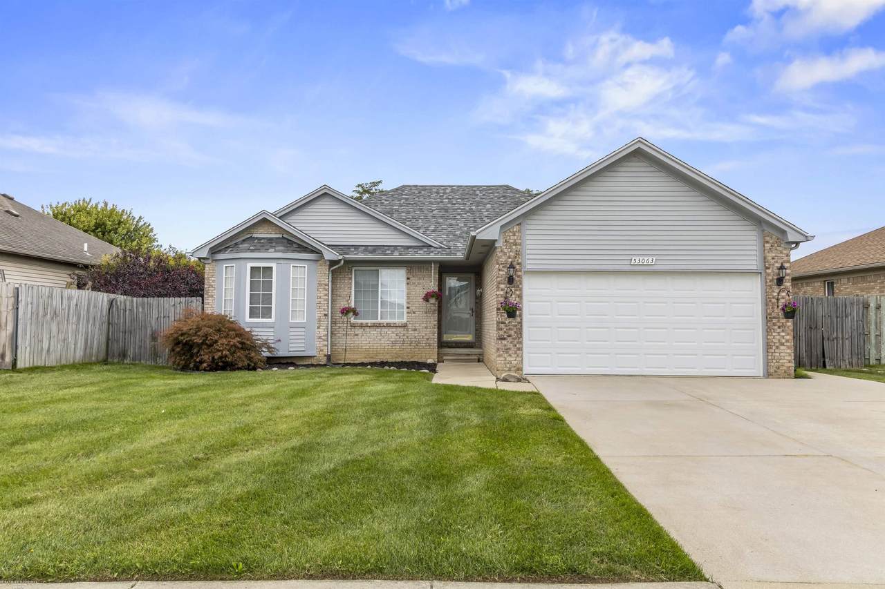 53063 Pine Creek - Photo 1