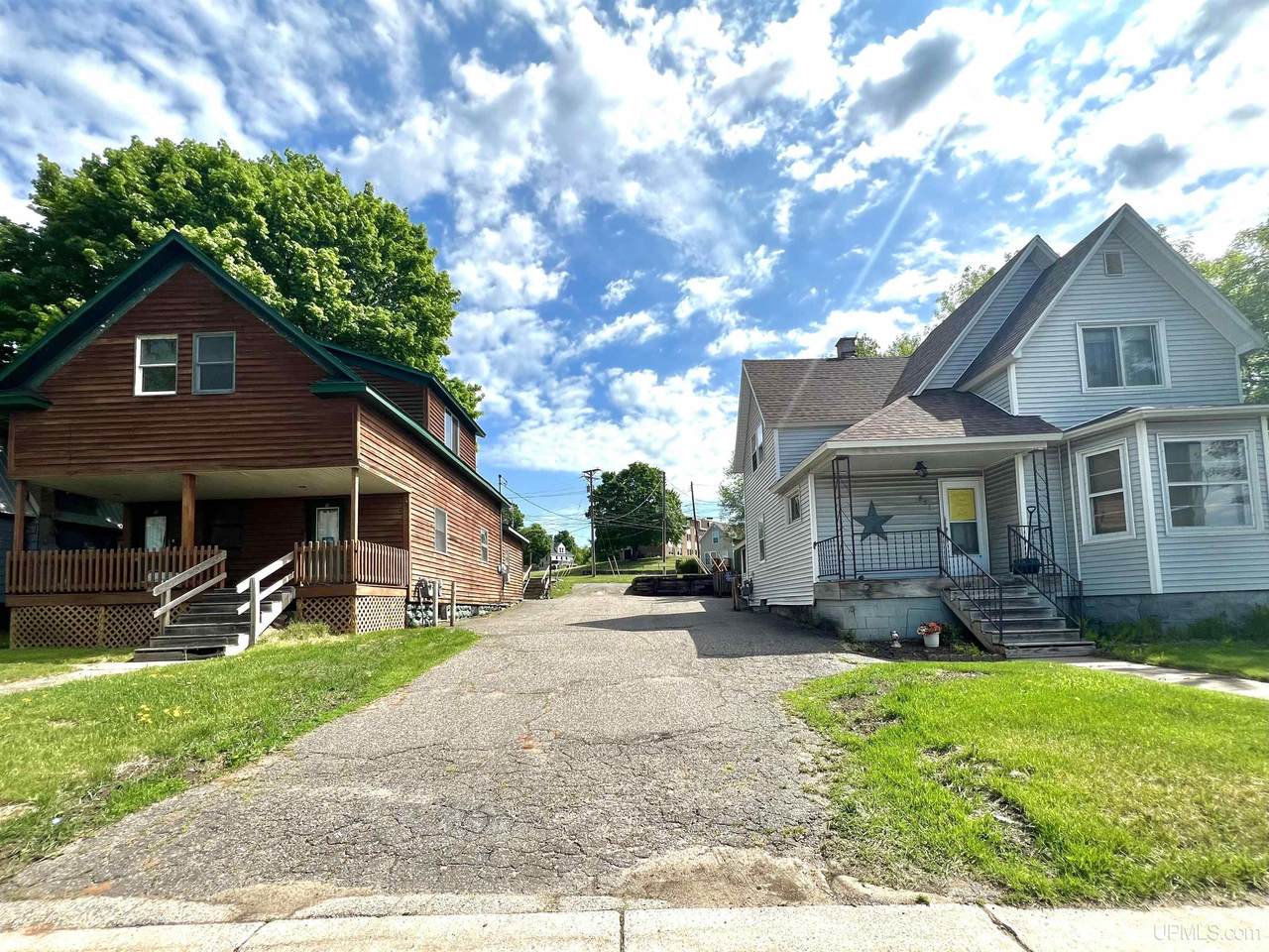 827 & 831 Stephenson - Photo 1