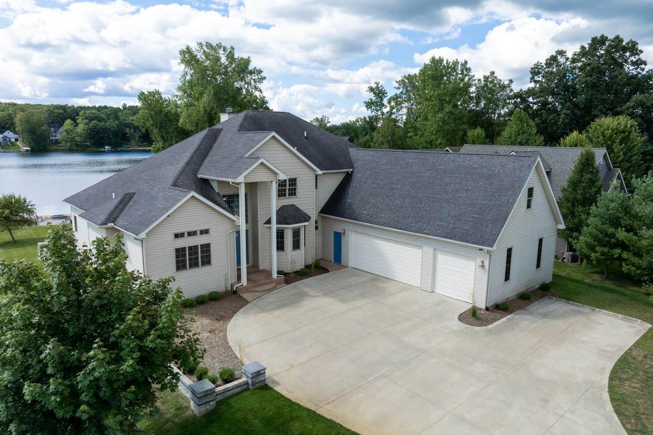 1107 Bundy - Photo 1