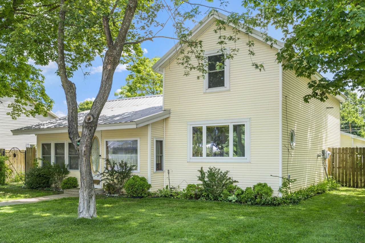 411 Walnut - Photo 1