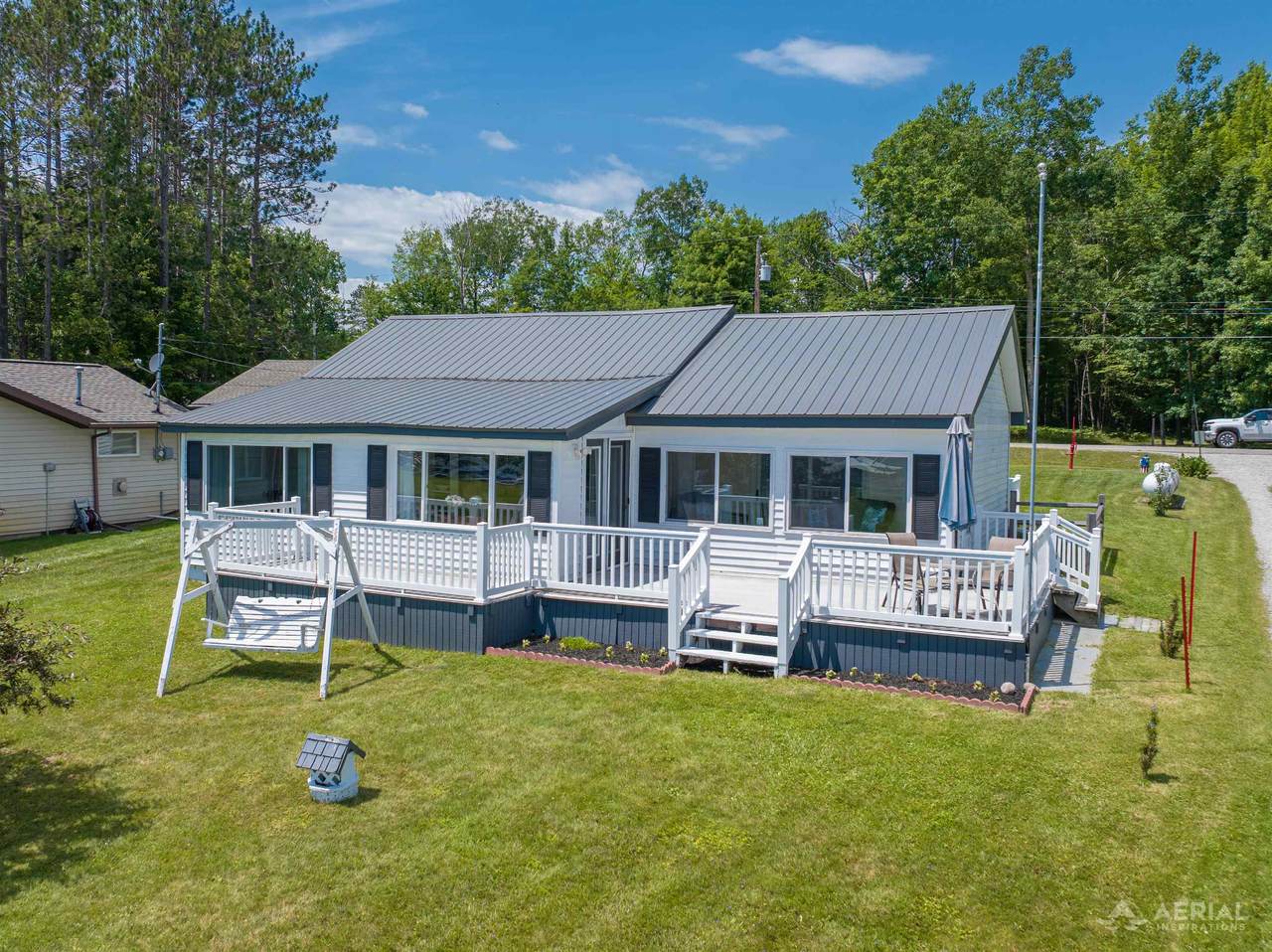 8483 Lakeview - Photo 1