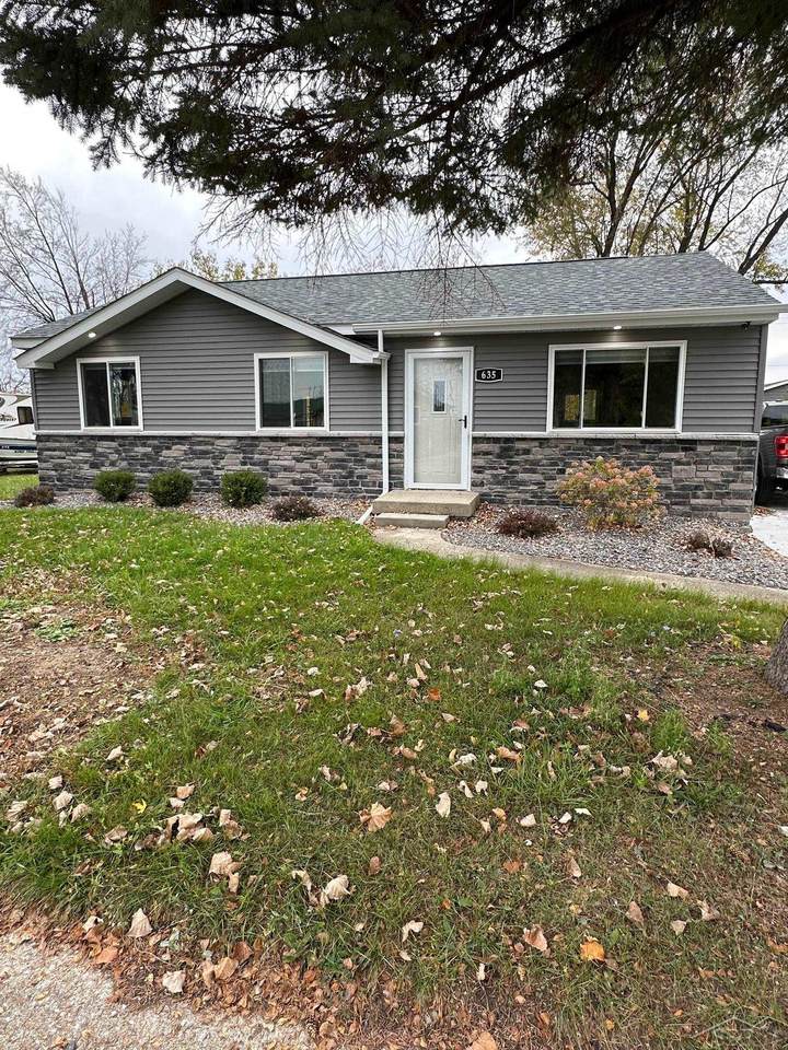 635 31st - Photo 1