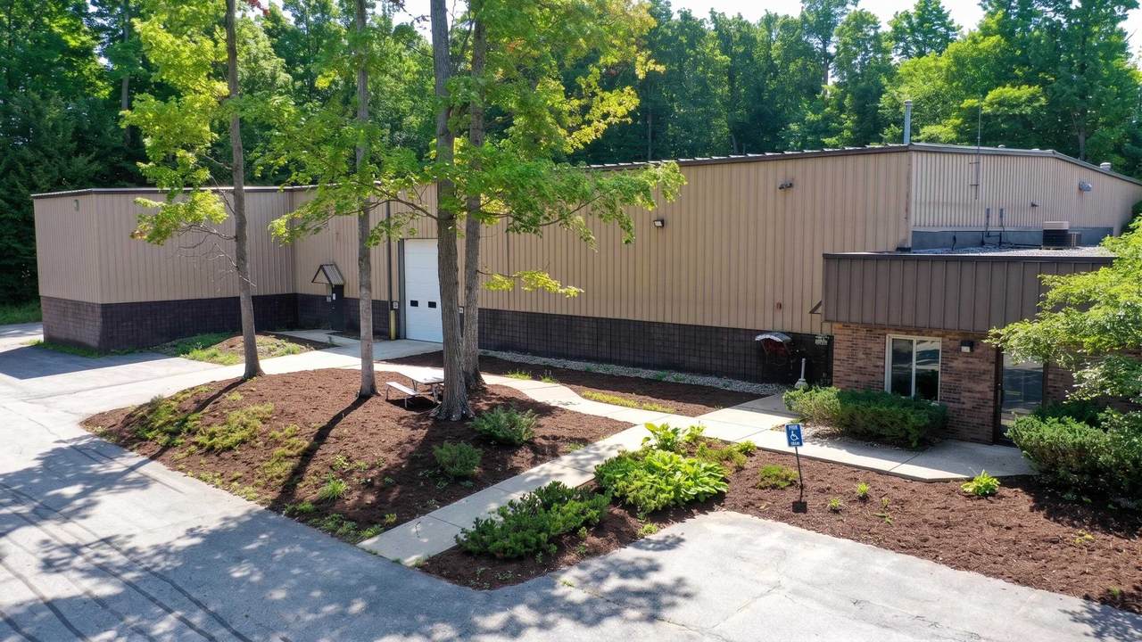 343 Hughes - Photo 1