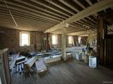 212 Front - Photo 21