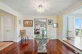 13542 Venetian - Photo 28