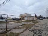 311 Adrian - Photo 5