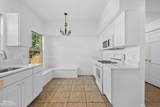 886 St. Clair - Photo 16