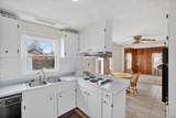 609 Everett - Photo 17