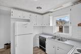 609 Everett - Photo 4