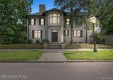 3065 Iroquois - Photo 3