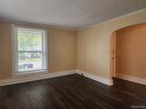 111 Ballard - Photo 6