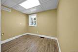 1095 Huron - Photo 22
