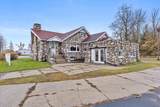 709 Shaw - Photo 1