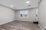952 Woodside - Photo 4