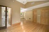 916 Brooks - Photo 37