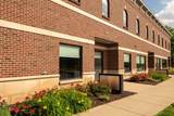 302 Front - Photo 1