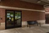 302 Front - Photo 13
