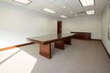 302 Front - Photo 11