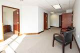 302 Front - Photo 12