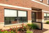 302 Front - Photo 14