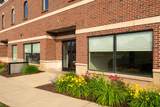 302 Front - Photo 15