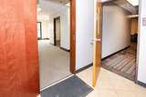 302 Front - Photo 7