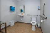 302 Front - Photo 8