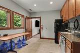 616 Centre - Photo 18