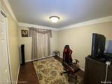 2106 Oakcrest - Photo 11