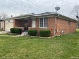 2106 Oakcrest - Photo 2