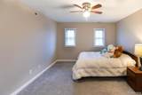 1560 Lakeview - Photo 16