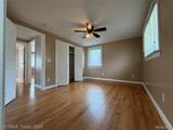 29666 Guy - Photo 25