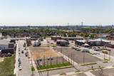 2287 Cochrane - Photo 4
