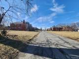 615 Brentwood - Photo 3