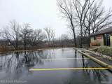 2900 Grand River - Photo 3