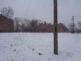 2736 Rochester - Photo 4
