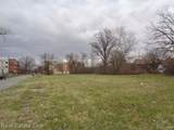 1749 Collingwood - Photo 10