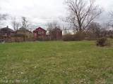 1749 Collingwood - Photo 4