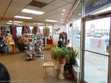 15391 Gratiot - Photo 31