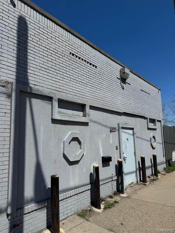 6827 7 MILE - Photo 1